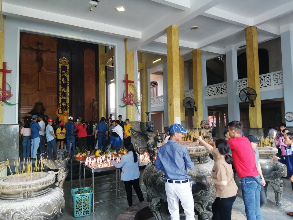 Bạc Liêu: Du khách tấp nập về Thánh đường lớn nhất ĐBSCL ngày đầu năm - 15 Bạc Liêu: Du khách tấp nập về Thánh đường lớn nhất ĐBSCL ngày đầu năm - 15