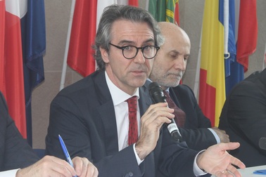 EU khẳng định độ an toàn cao của vắc xin AstraZeneca