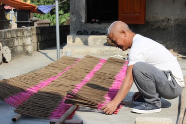 Về làng hương 500 năm tuổi ngày cận Tết