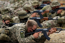 EU tính lập chương trình huấn luyện quy mô lớn cho binh sĩ Ukraine