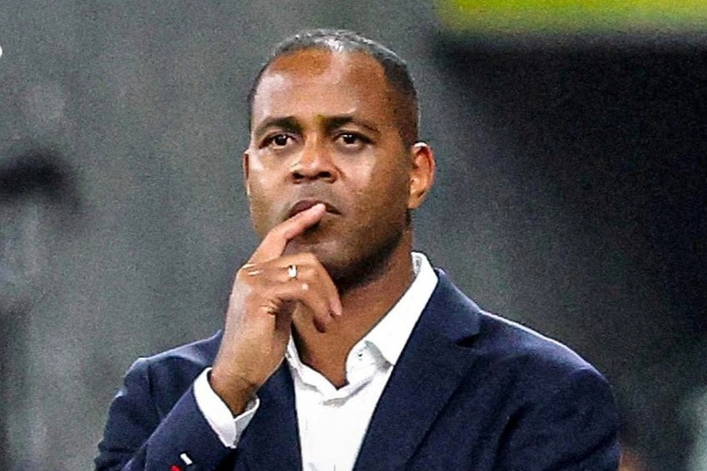 HLV Kluivert tuyên bố bất ngờ sau trận thảm bại của Indonesia