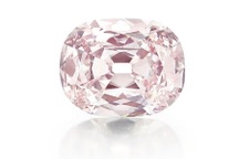 Chiêm ngưỡng viên kim cương hồng giá hơn 800 tỷ đồng