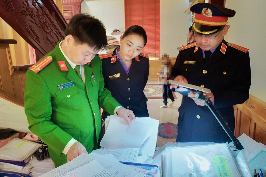 Bắt tạm giam giám đốc công ty khai thác khoáng sản trái phép - 2 Bắt tạm giam giám đốc công ty khai thác khoáng sản trái phép - 2