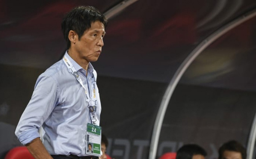 HLV trưởng Thái Lan bị cắt giảm lương mạnh - 1