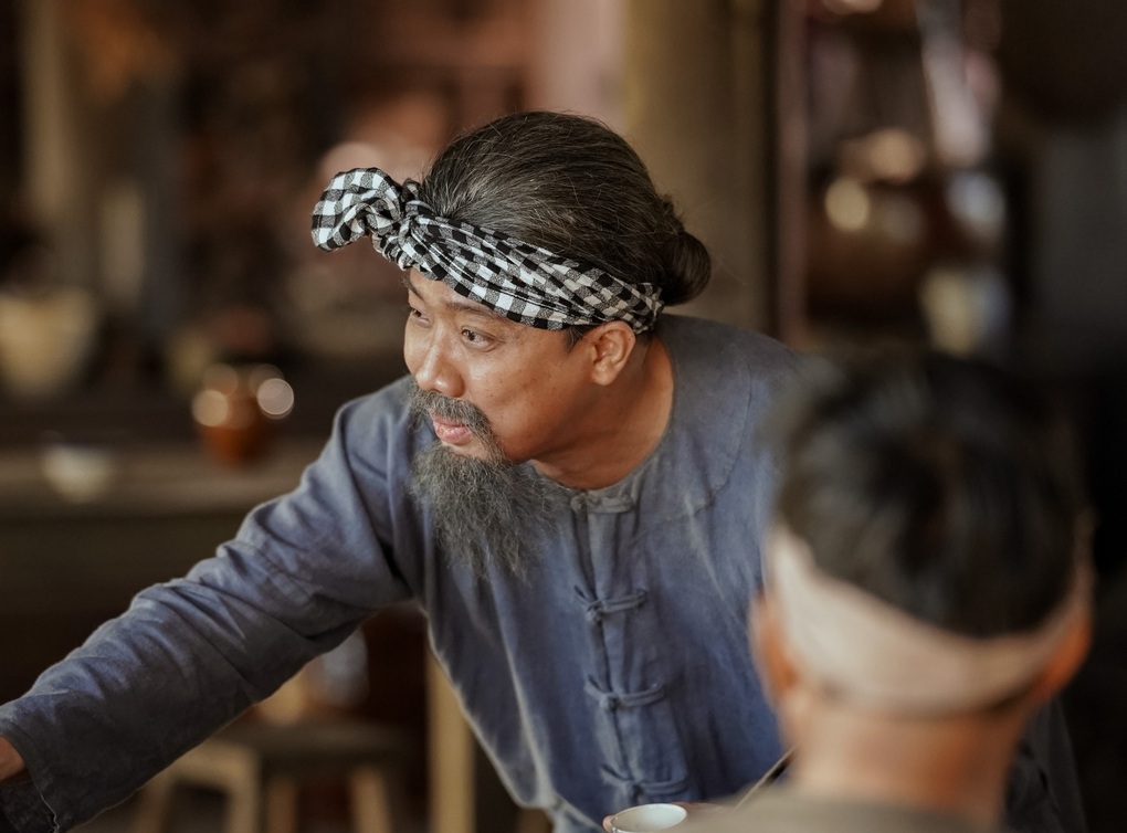 Trấn Thành hóa trang bác Ba Phi bị chê giả trân: Khán giả đang áp đặt? - 2 Trấn Thành hóa trang bác Ba Phi bị chê giả trân: Khán giả đang áp đặt? - 2
