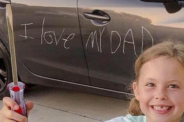 Chùm ảnh chứng minh làm cha thật khó