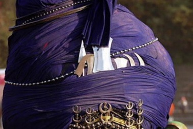 Những chiếc khăn đội đầu “khủng”