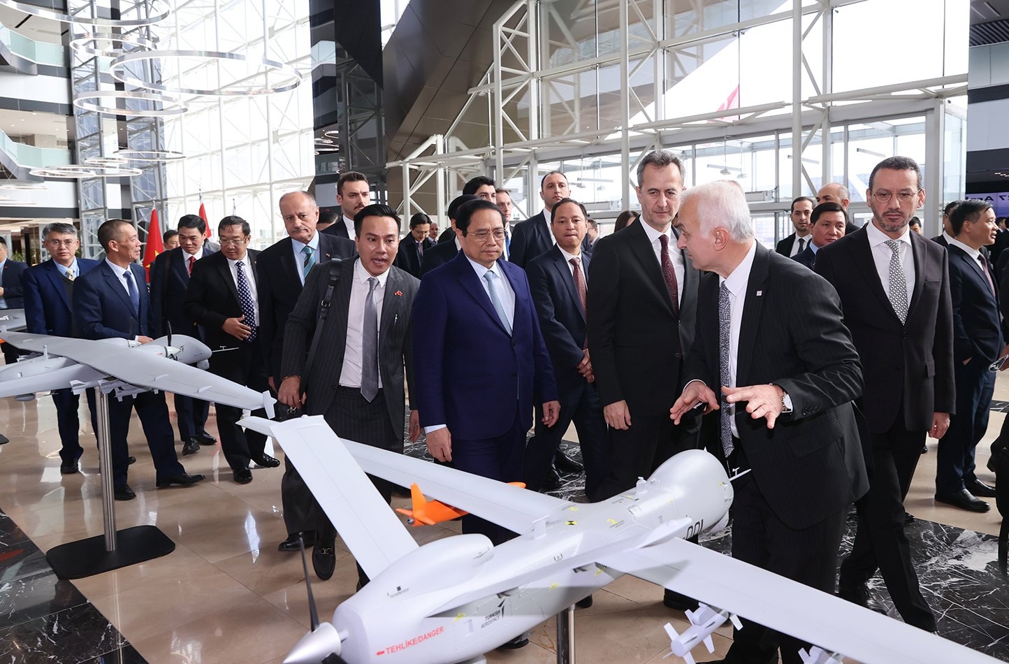 Thủ tướng thăm nơi sản xuất máy bay chiến đấu Thổ Nhĩ Kỳ - 4