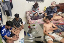 Nhóm thanh thiếu niên 15-17 tuổi mở tiệc "bay lắc" trong nhà