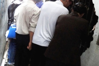 Tưới xăng thiêu chết người yêu và tình địch trong phòng trọ