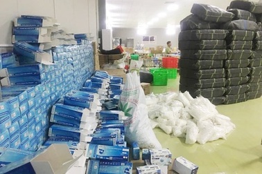 Hé lộ đường dây “hô biến" găng tay y tế cũ, số lượng cả chục tấn