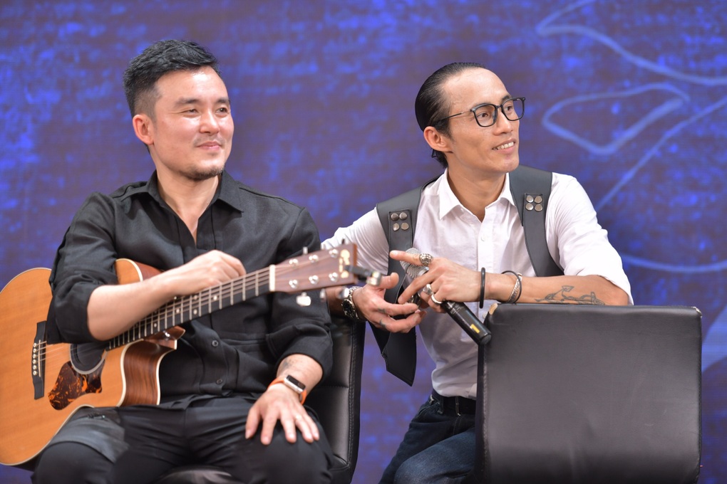 Bức Tường khuấy động không khí tại phố sách Hà Nội - 3 Bức Tường khuấy động không khí tại phố sách Hà Nội - 3
