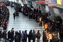 Phân nửa cử nhân xứ Hàn vẫn sống phụ thuộc vào bố mẹ