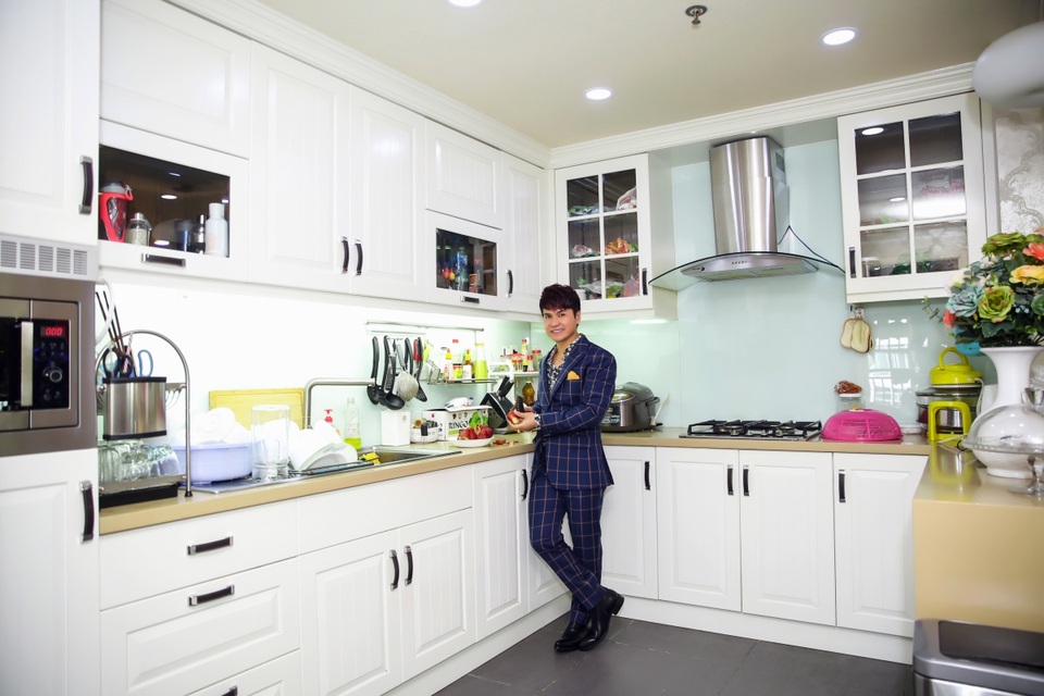 Cận cảnh căn hộ cao cấp của “Vua nhạc sàn” Lương Gia Huy - 15 Cận cảnh căn hộ cao cấp của “Vua nhạc sàn” Lương Gia Huy - 15