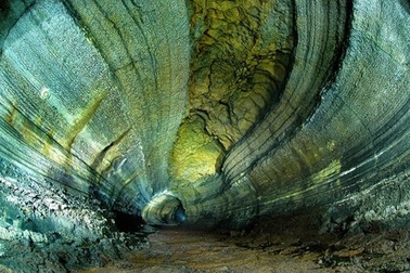 Khám phá hang động nham thạch lớn nhất châu Á