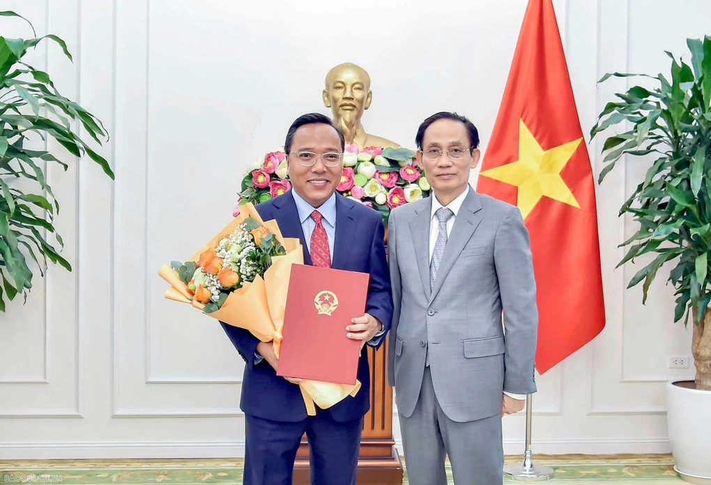 Thủ tướng bổ nhiệm thêm 2 Thứ trưởng Bộ Ngoại giao - 1