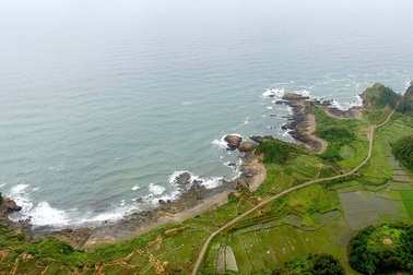 CÔ TÔ - Kỳ thú đá và nước