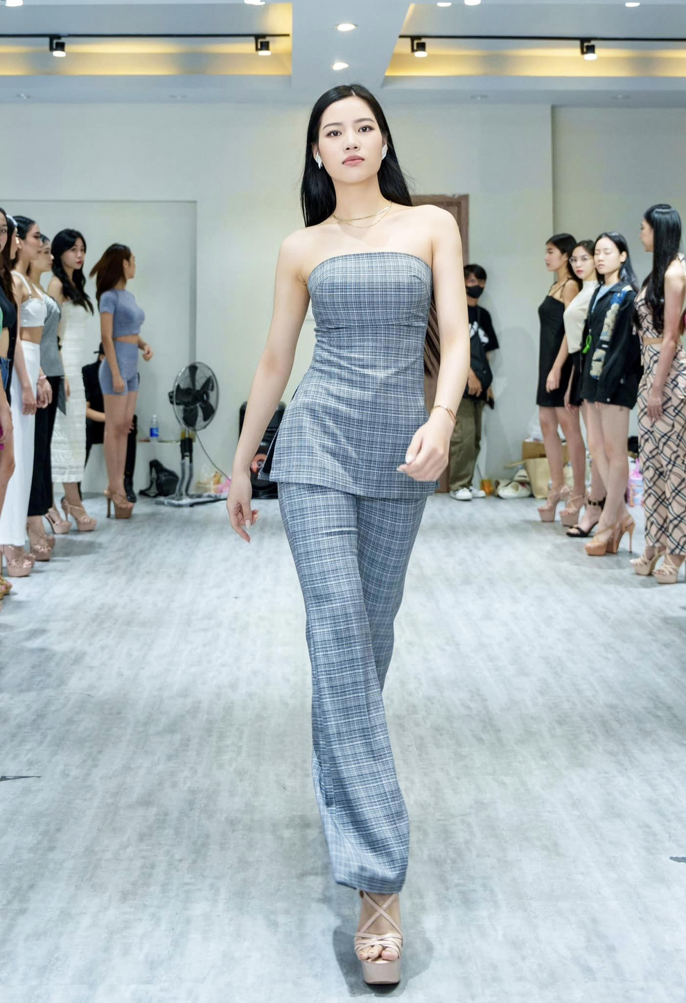 Nhan sắc đời thường quyến rũ của người đẹp Cao Bích Ngọc - 3 Nhan sắc đời thường quyến rũ của người đẹp Cao Bích Ngọc - 3