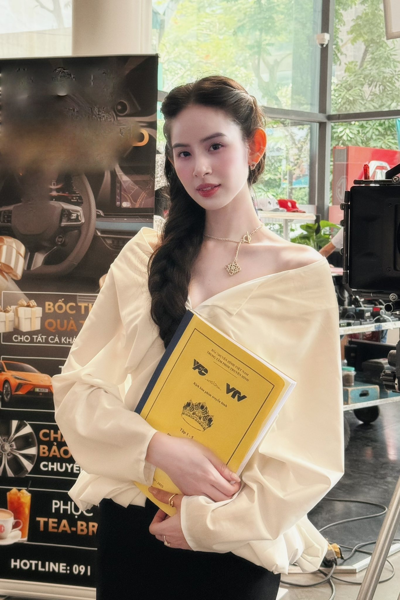 Hương Liên: Cô gái có nụ cười triệu view, làm dâu nhà hào môn gây chú ý - 10 Hương Liên: Cô gái có nụ cười triệu view, làm dâu nhà hào môn gây chú ý - 10