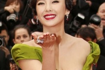 Trương Vũ Kỳ vực dậy sau hai cuộc hôn nhân đau đớn