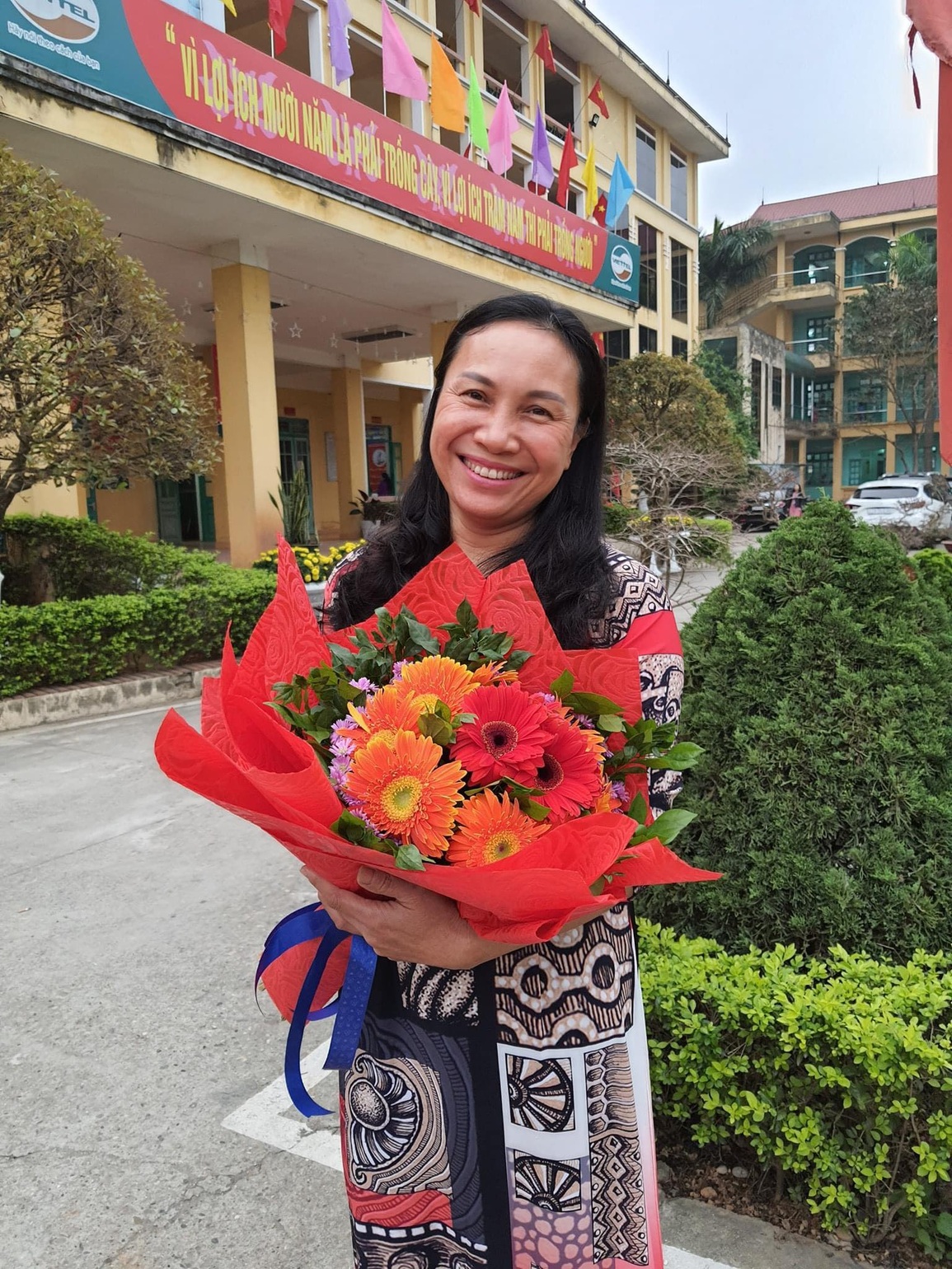 Gặp cô giáo trong khu cách ly, nam sinh được đặc cách dạy kèm miễn phí - 2 Gặp cô giáo trong khu cách ly, nam sinh được đặc cách dạy kèm miễn phí - 2