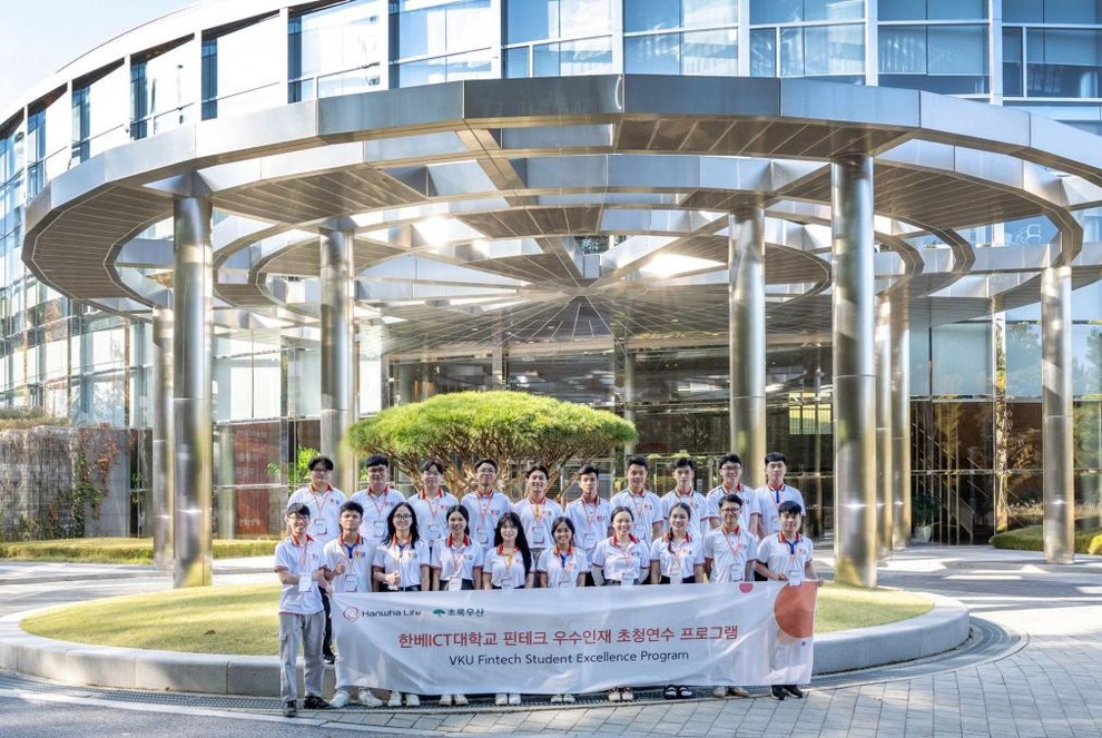 Hanwha Life tài trợ chuyến thực tế Hàn Quốc cho nhân tài Fintech Việt Nam - 1 Hanwha Life tài trợ chuyến thực tế Hàn Quốc cho nhân tài Fintech Việt Nam - 1