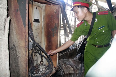 Vụ cháy lớn ở Khu công nghiệp An Đồn là do chập điện