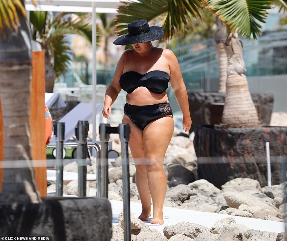 Lauren Goodger quyến rũ với áo tắm - 6 Lauren Goodger quyến rũ với áo tắm - 6