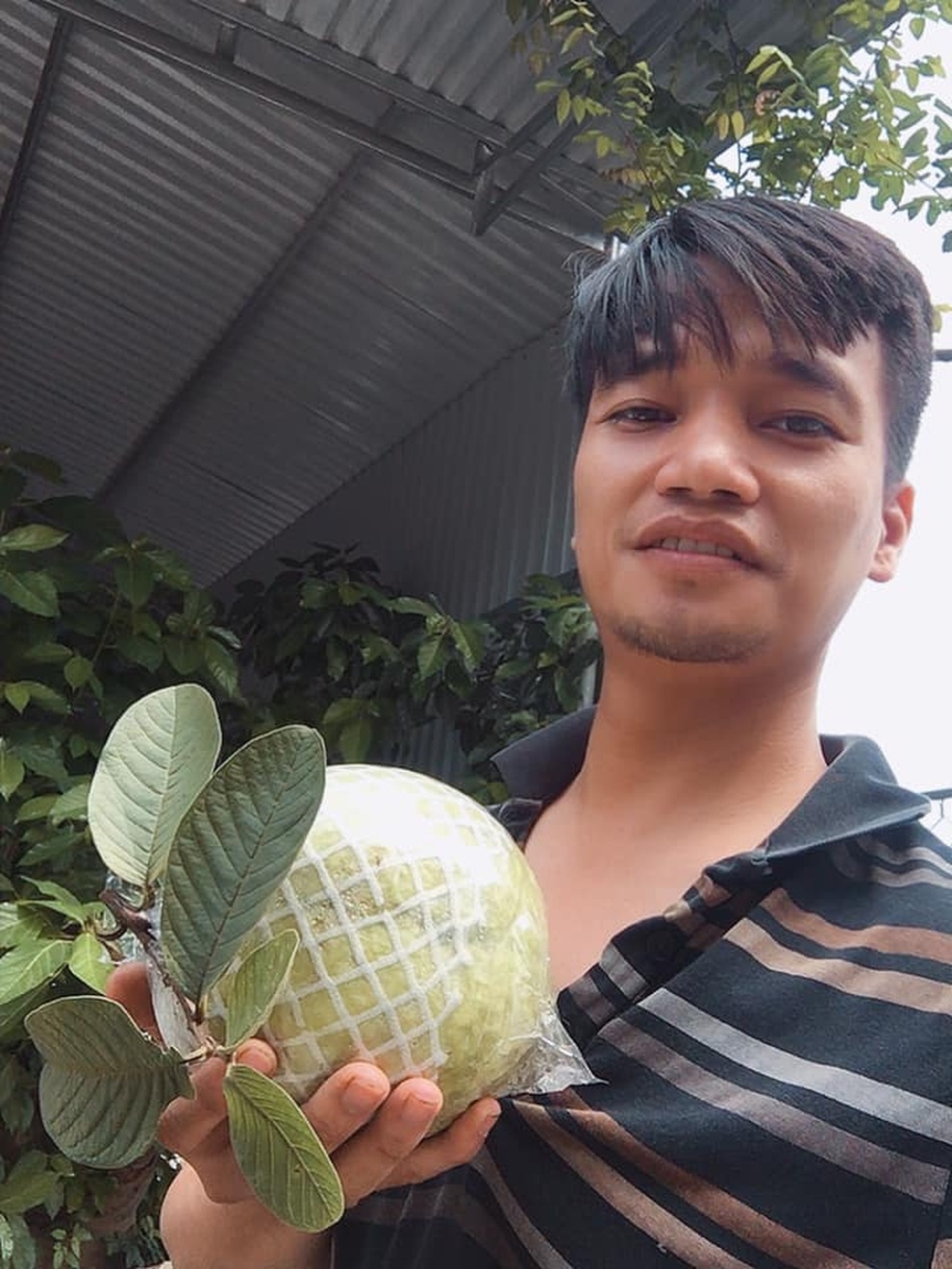 Lệ Rơi, Bà Tưng gây bão mạng: Giờ làm công nhân, sống bằng tiền tiết kiệm - 3 Lệ Rơi, Bà Tưng gây bão mạng: Giờ làm công nhân, sống bằng tiền tiết kiệm - 3