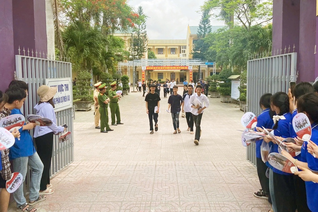2,5 điểm 3 môn vẫn đậu lớp 10 trường công lập, vì sao? - 1 2,5 điểm 3 môn vẫn đậu lớp 10 trường công lập, vì sao? - 1