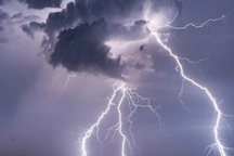 Gần 500 cú sét đánh trong 10 phút ở miền Bắc có bất thường?