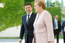 Video Thủ tướng Đức Merkel run rẩy làm dấy lên nghi vấn về sức khỏe