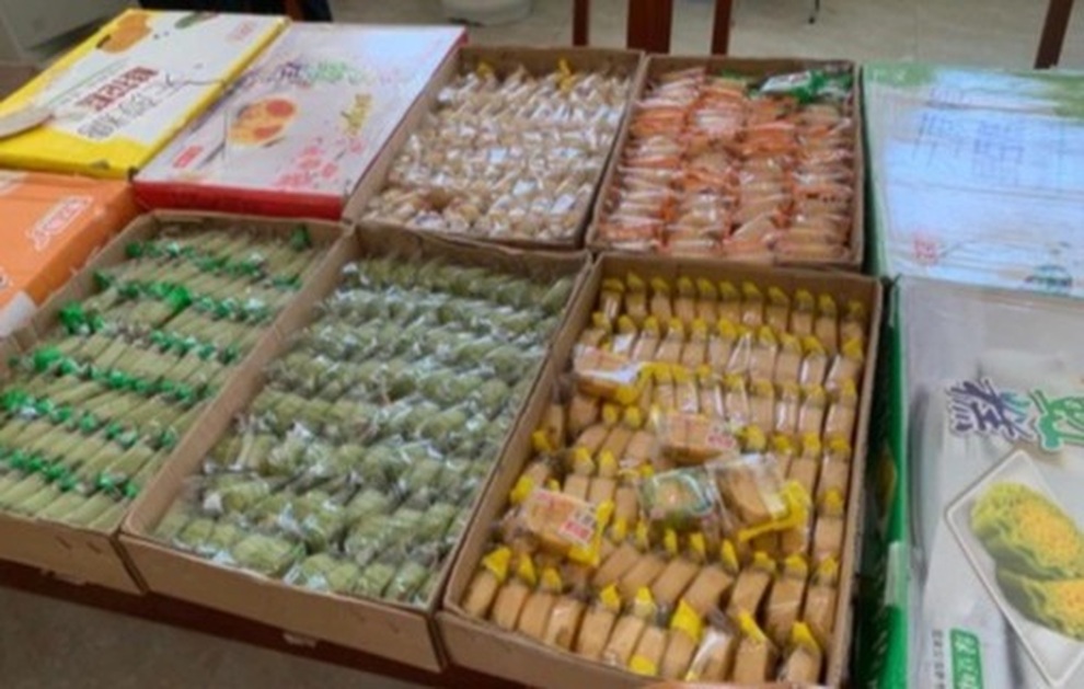 Phát hiện lượng lớn bánh trung thu không đảm bảo, đồ chơi trẻ em nhập lậu - 1