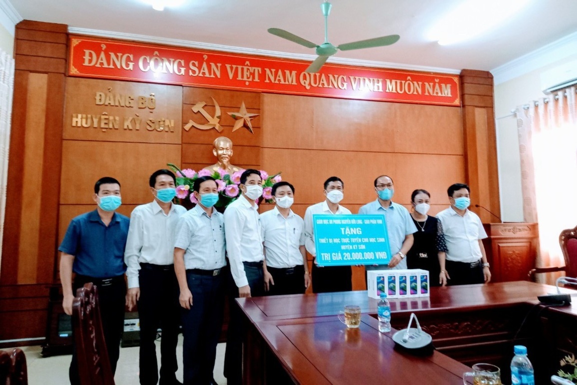 Bộ Giáo dục và Đào tạo hỗ trợ 70 tỷ đồng cho ngành giáo dục Nghệ An - 1 Bộ Giáo dục và Đào tạo hỗ trợ 70 tỷ đồng cho ngành giáo dục Nghệ An - 1