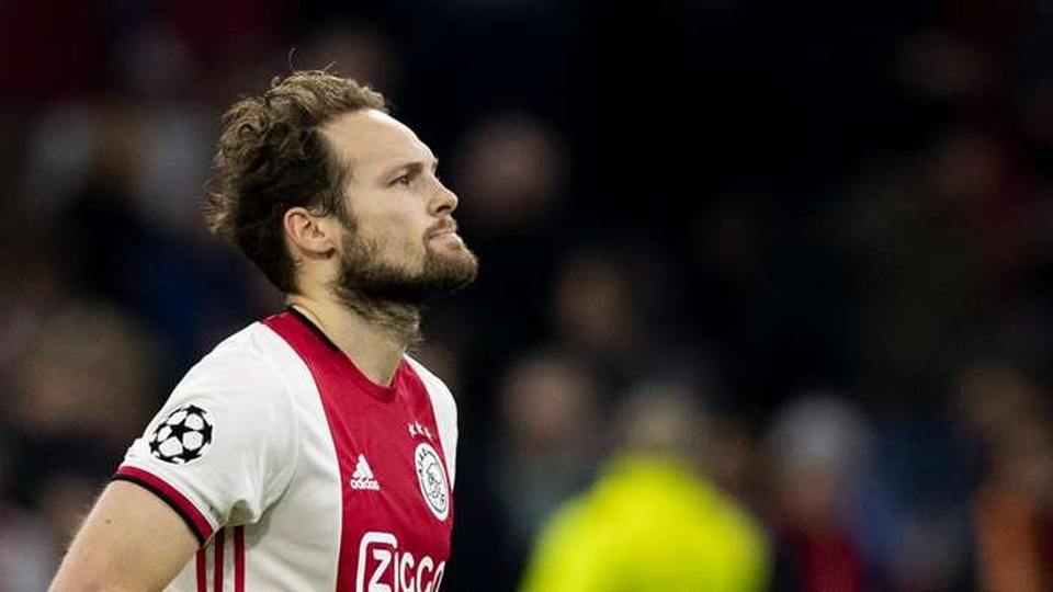 Cựu ngôi sao Man Utd đổ gục xuống sân vì máy trợ tim hỏng - 1 Cựu ngôi sao Man Utd đổ gục xuống sân vì máy trợ tim hỏng - 1