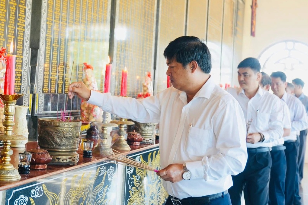 Bí thư Quảng Nam kiểm tra vận hành mô hình chính quyền địa phương 2 cấp - 2 Bí thư Quảng Nam kiểm tra vận hành mô hình chính quyền địa phương 2 cấp - 2
