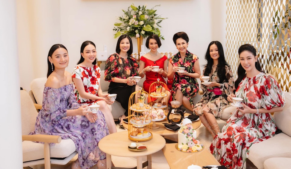 Phi Nhung bất ngờ đòi cưới danh hài Hoài Linh - 8