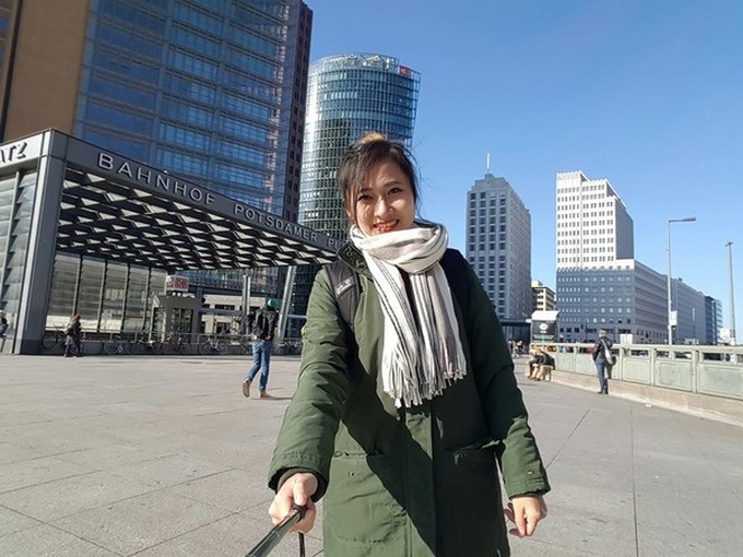 Lê Hồng Nhung Năm sinh: 1994 Du học sinh: University of Applied science, Đức Chiều cao: 164 cm - Cân nặng: 55 kg PHẦN THI TÀI NĂNG: https://www.youtube.com/watch?v=nucHWHAPTOw Nhung có năng khiếu vẽ tranh chân dung, chơi đàn violin và đam mê nghệ thuật cắt giấy kirigami. Hồng Nhưng từng thi đỗ 2 trường đại học kinh tế quốc dân Hà Nội và Đại học Ngoại Ngữ, đại học Quốc gia Hà Nội, từng đạt 1 giải tiếng anh cấp Thành phố tại Hải Phòng.