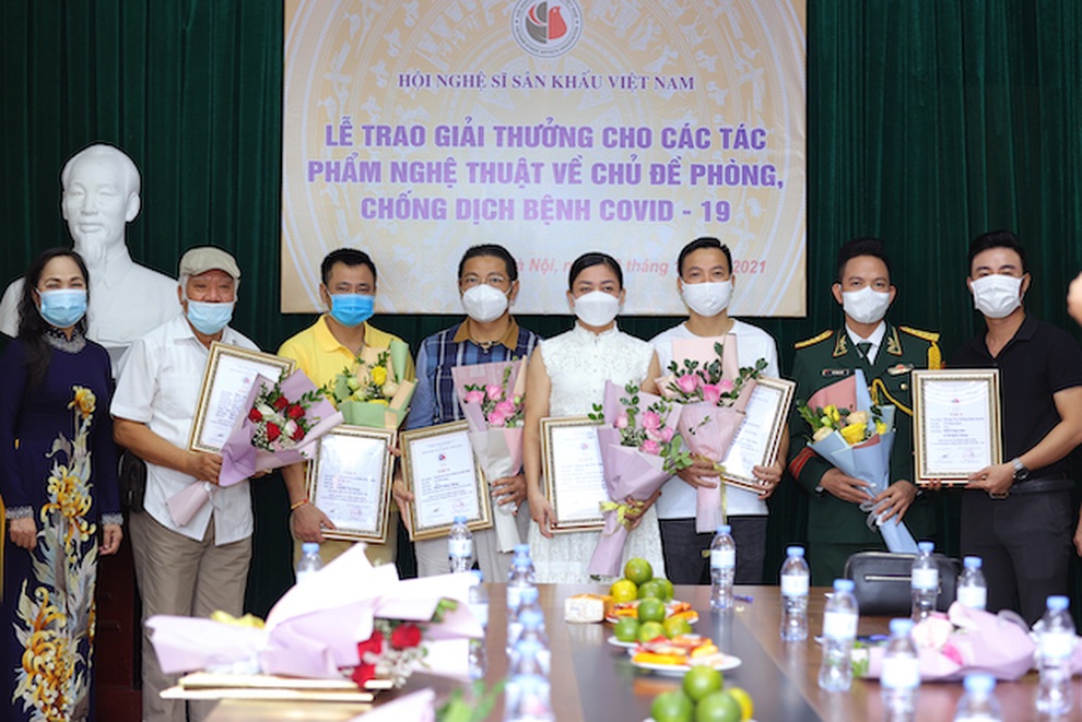 Tình anh - Người chiến sĩ áo trắng đoạt giải của Hội Nghệ sĩ sân khấu - 2