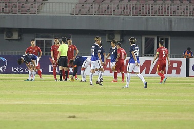 Bị đuổi sớm, Đình Luật bị chấm… 1 điểm