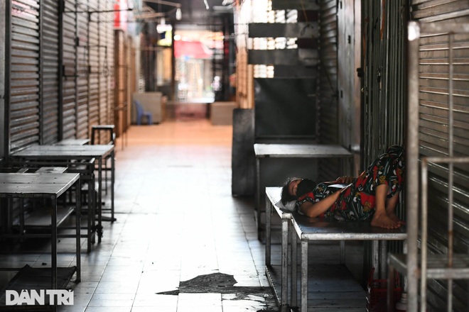 TP Bắc Giang vắng lặng giữa tâm bão Covid-19, đường phố không bóng người - 15