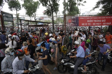 Tiếp tục... nghẹt thở ở công viên Thủ Lệ