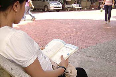 “Đứt” học vì lỡ dính bầu 