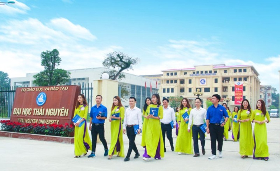 Tự chủ đại học: Bất cập chồng chéo trong quy định pháp luật về nhân sự - 2 Tự chủ đại học: Bất cập chồng chéo trong quy định pháp luật về nhân sự - 2