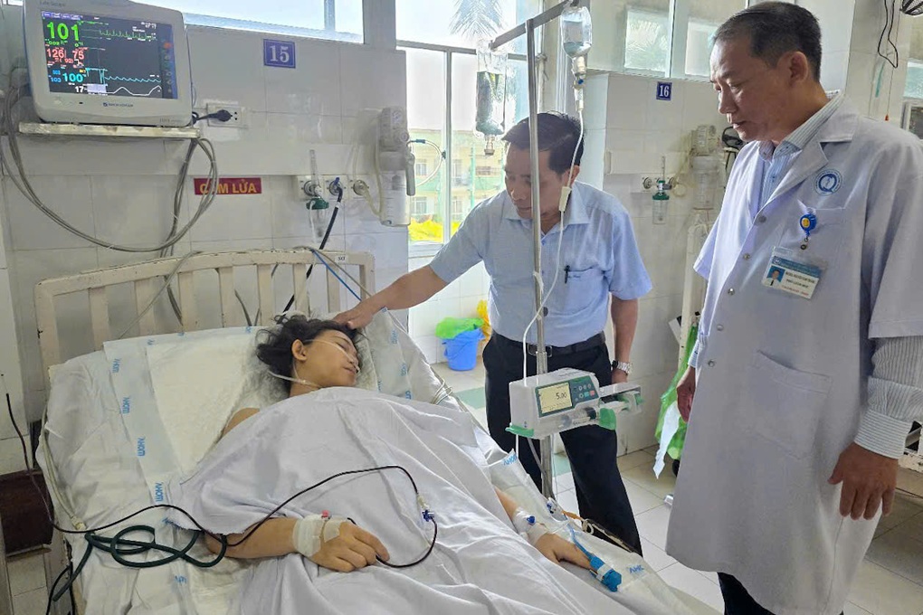 Tai nạn trên cao tốc, 11 người thương vong: Sức khỏe các nạn nhân ra sao? - 2 Tai nạn trên cao tốc, 11 người thương vong: Sức khỏe các nạn nhân ra sao? - 2