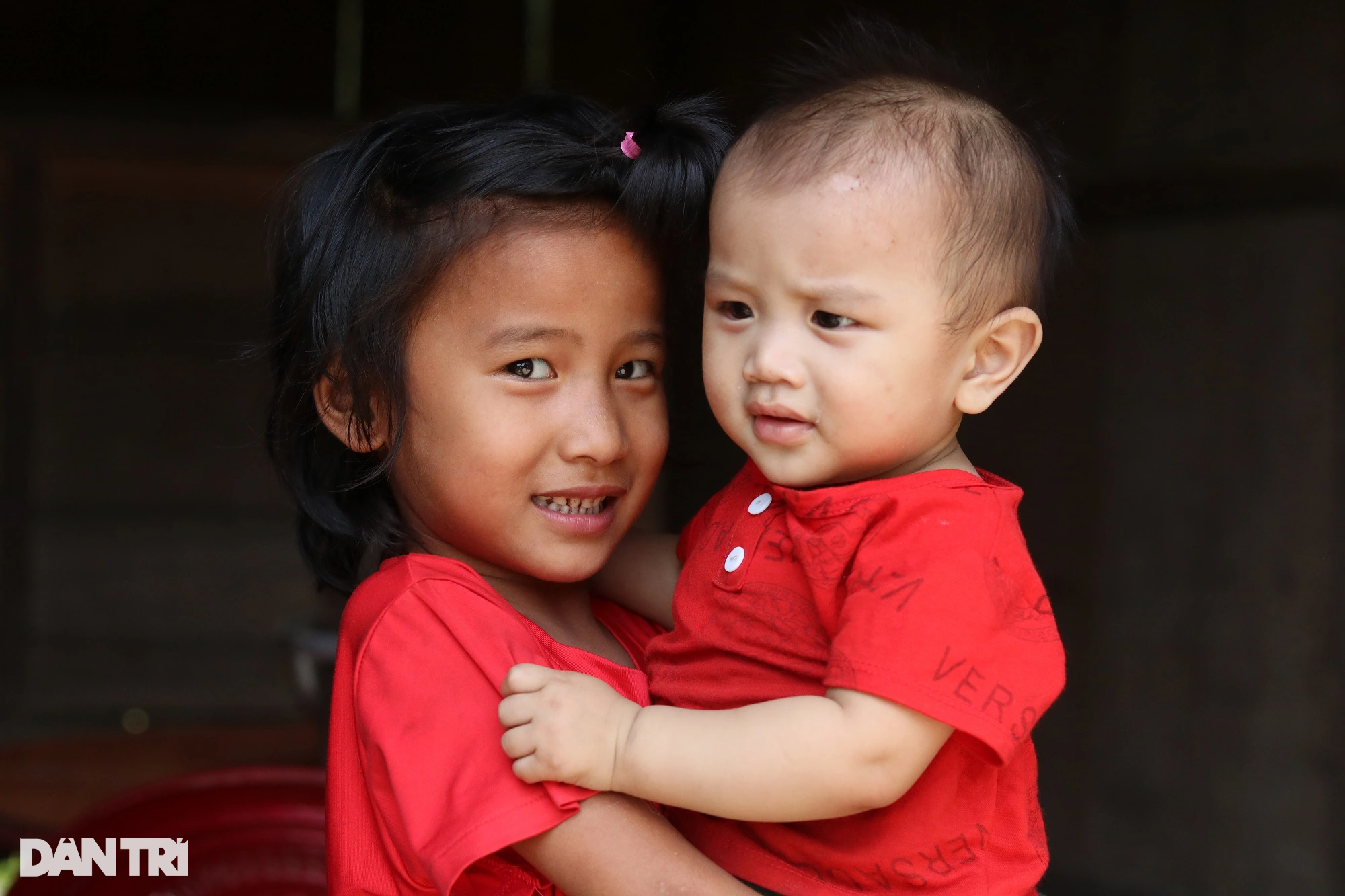 Cám cảnh gia đình bố mẹ ngây dại, đàn con thơ đói ăn, lo thất học - 5