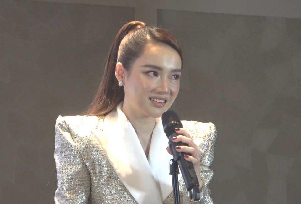 Nhã Phương bật khóc nhắc lại chuyện trầm cảm sau sinh - 2 Nhã Phương bật khóc nhắc lại chuyện trầm cảm sau sinh - 2