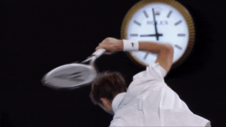 Tức tối vì thua Djokovic ở chung kết, Medvedev đập gãy vợt - 1 Tức tối vì thua Djokovic ở chung kết, Medvedev đập gãy vợt - 1