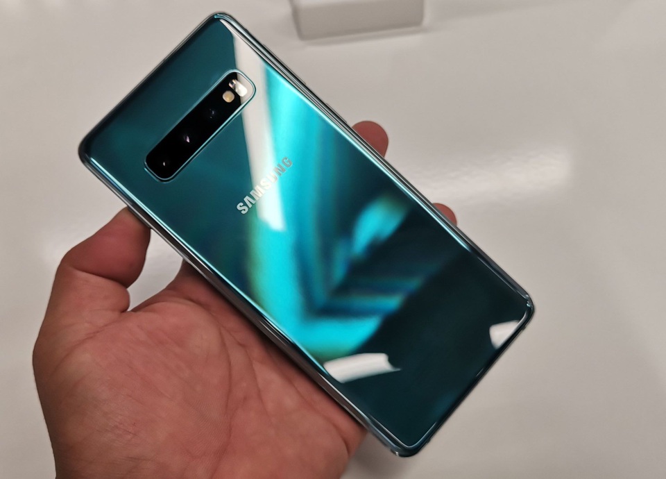 Những mẫu smartphone cao cấp đỉnh nhất tại Việt Nam năm 2019 - 4 Những mẫu smartphone cao cấp đỉnh nhất tại Việt Nam năm 2019 - 4