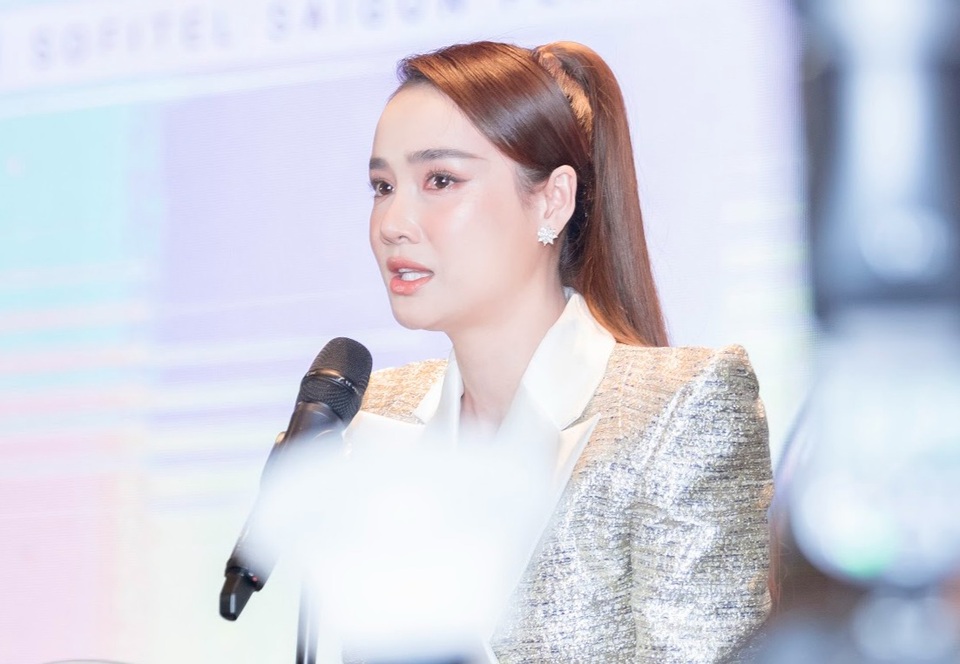 Quyền Linh, Bảo Thy… hé lộ không gian nhà ở sang trọng dịp Giáng Sinh - 5 Quyền Linh, Bảo Thy… hé lộ không gian nhà ở sang trọng dịp Giáng Sinh - 5